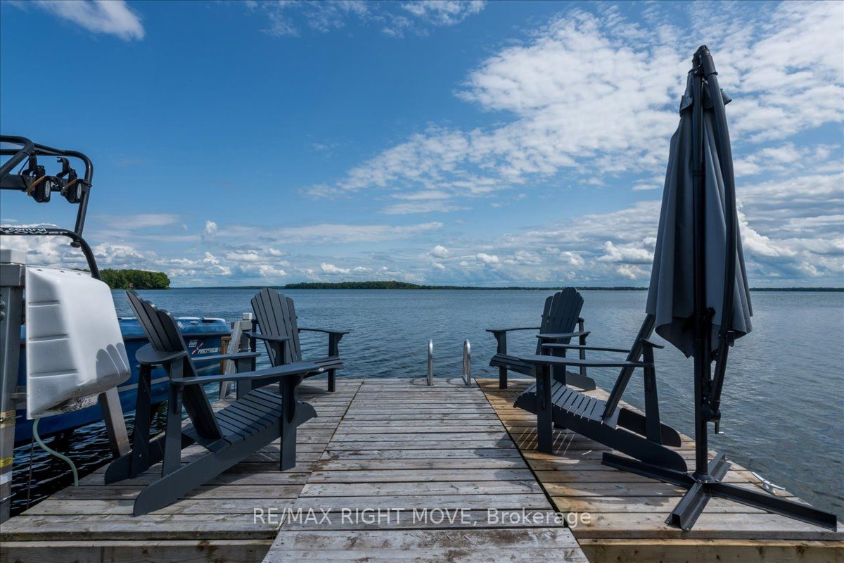52 Maple Dr