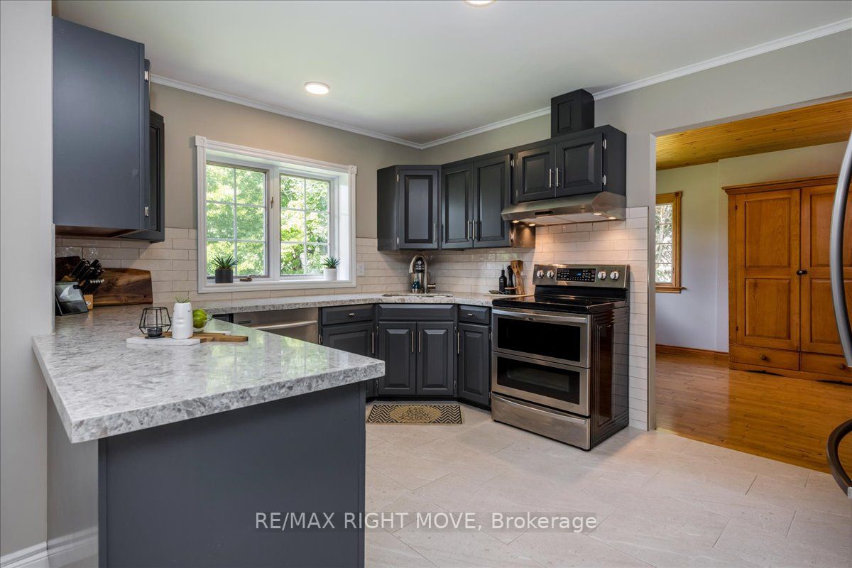 52 Maple Dr