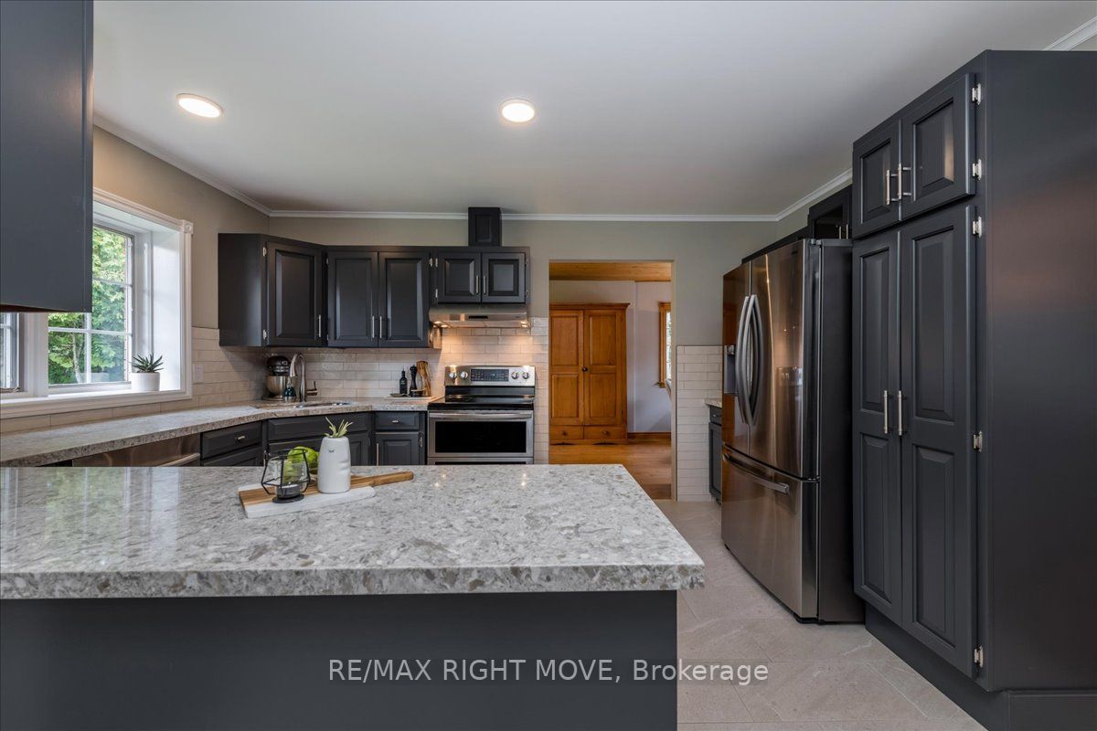 52 Maple Dr