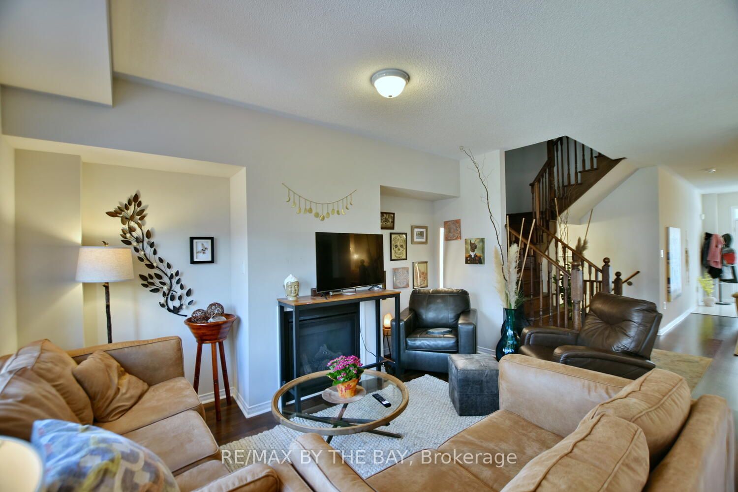 10 Barfoot St