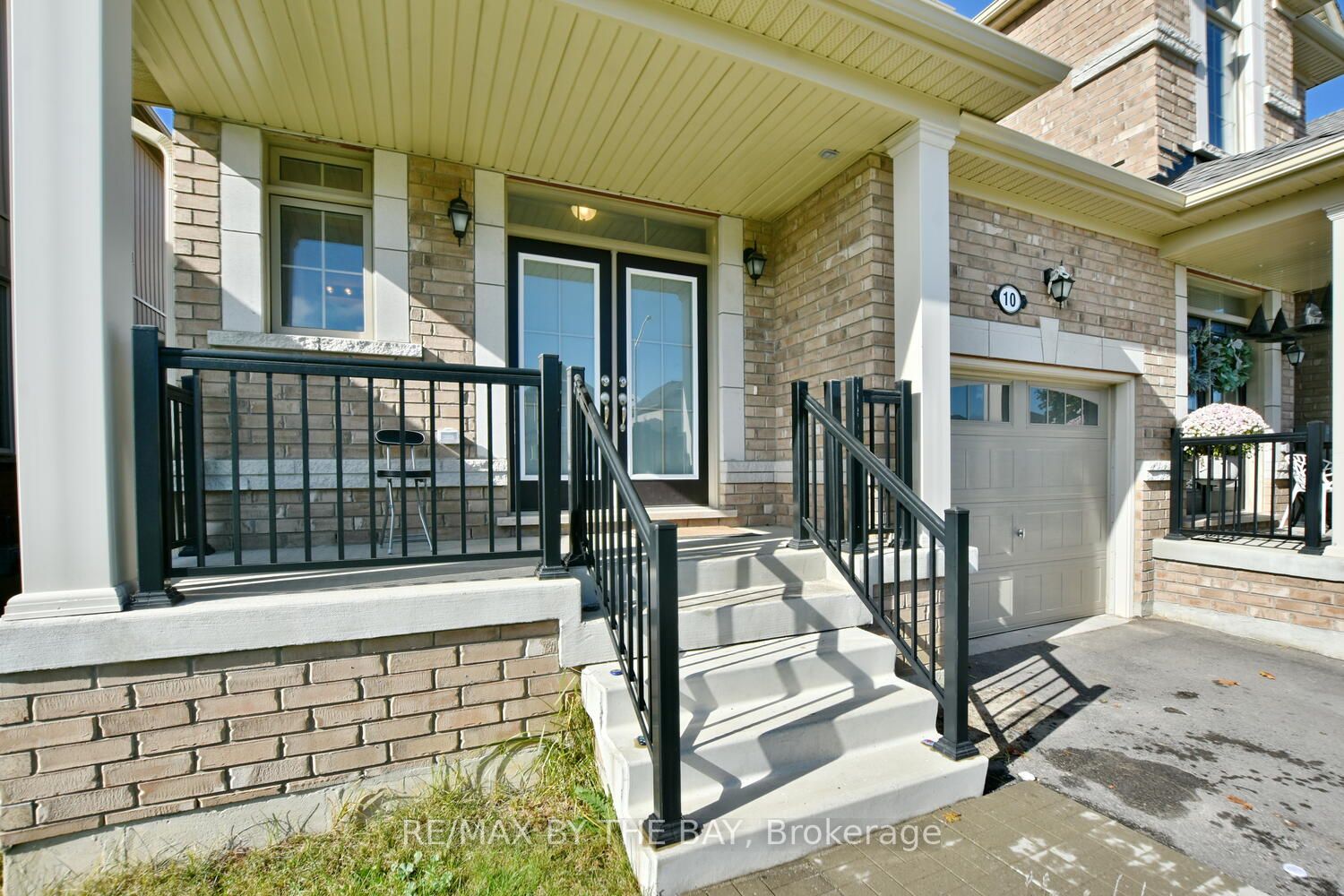 10 Barfoot St