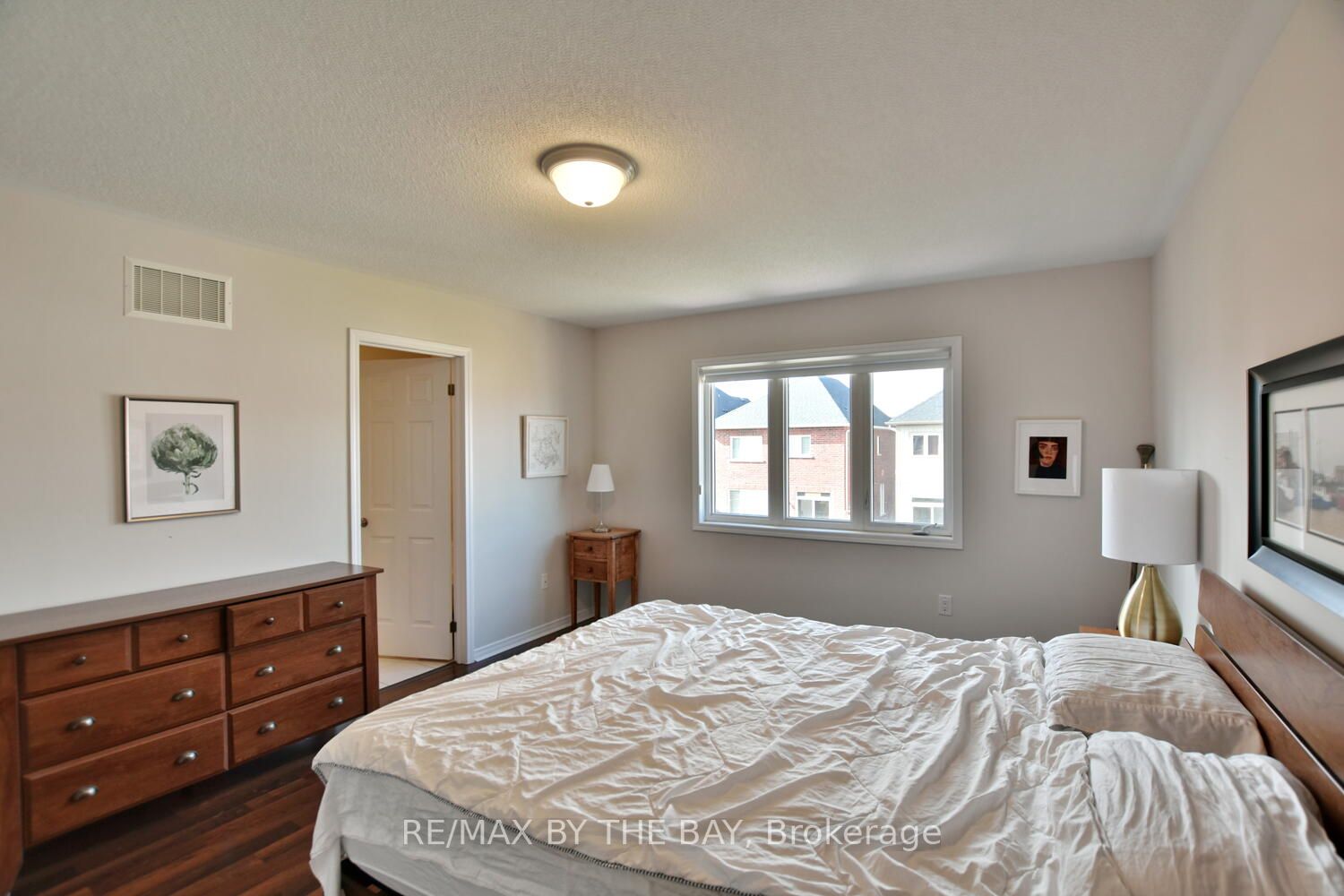 10 Barfoot St