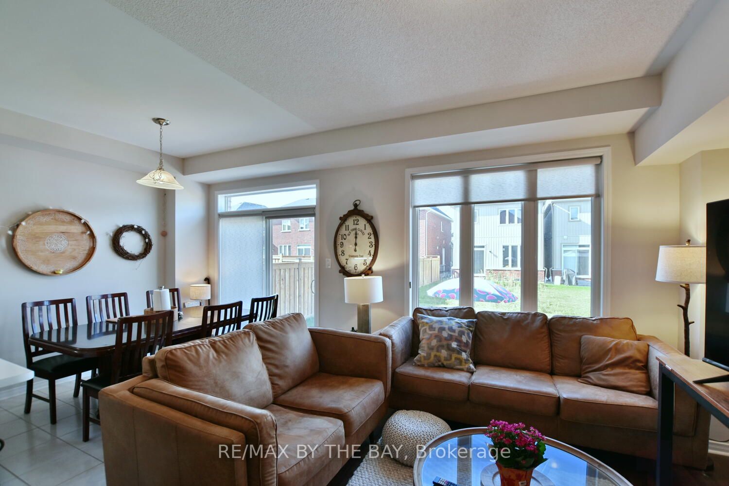 10 Barfoot St