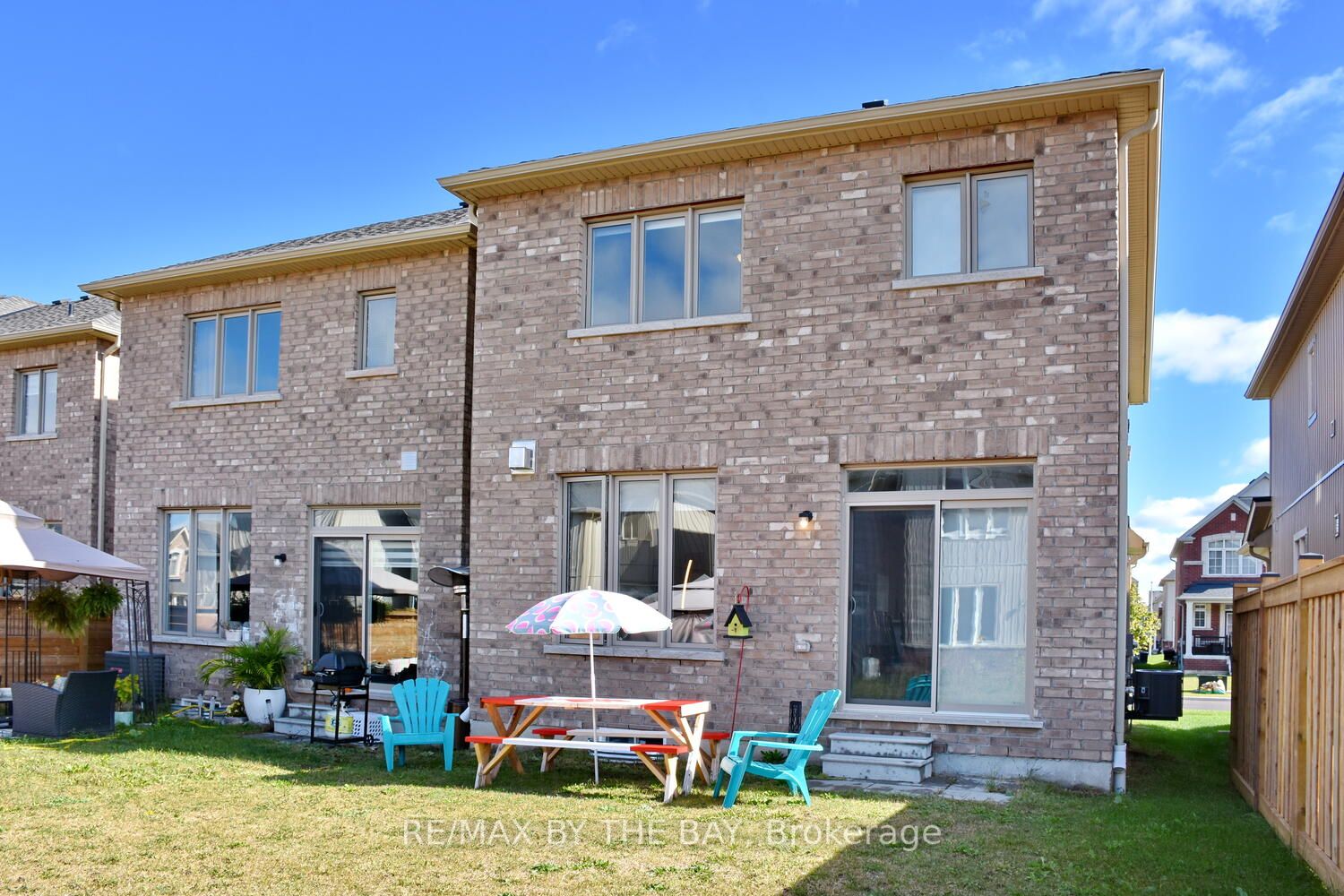 10 Barfoot St