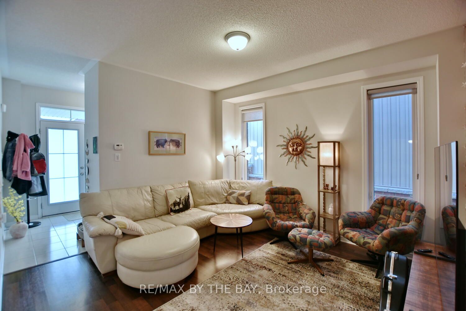 10 Barfoot St
