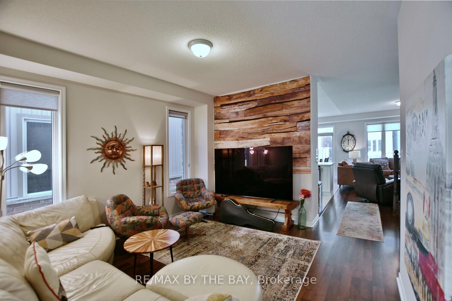 10 Barfoot St
