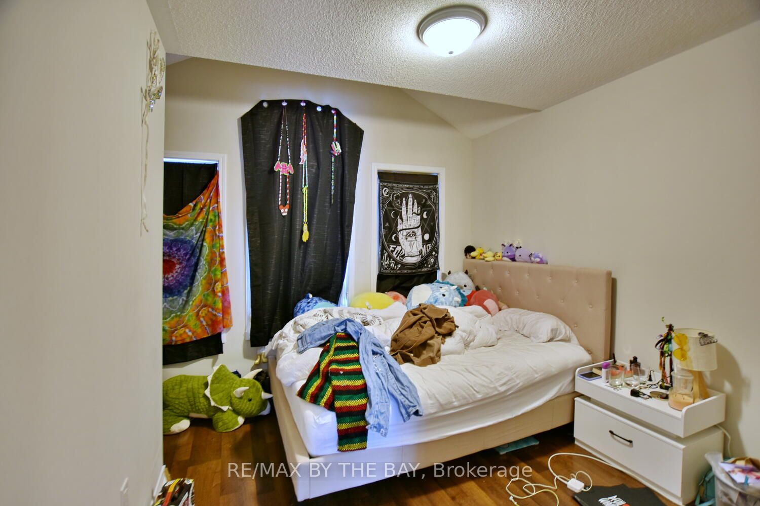 10 Barfoot St