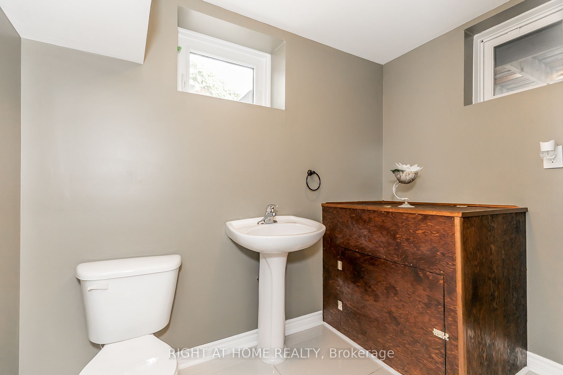 41 Brookwood Dr