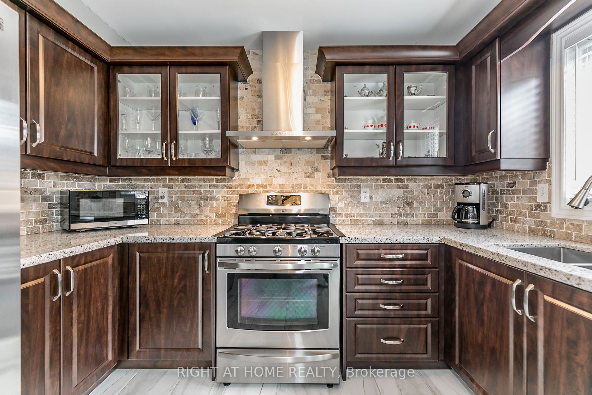 41 Brookwood Dr