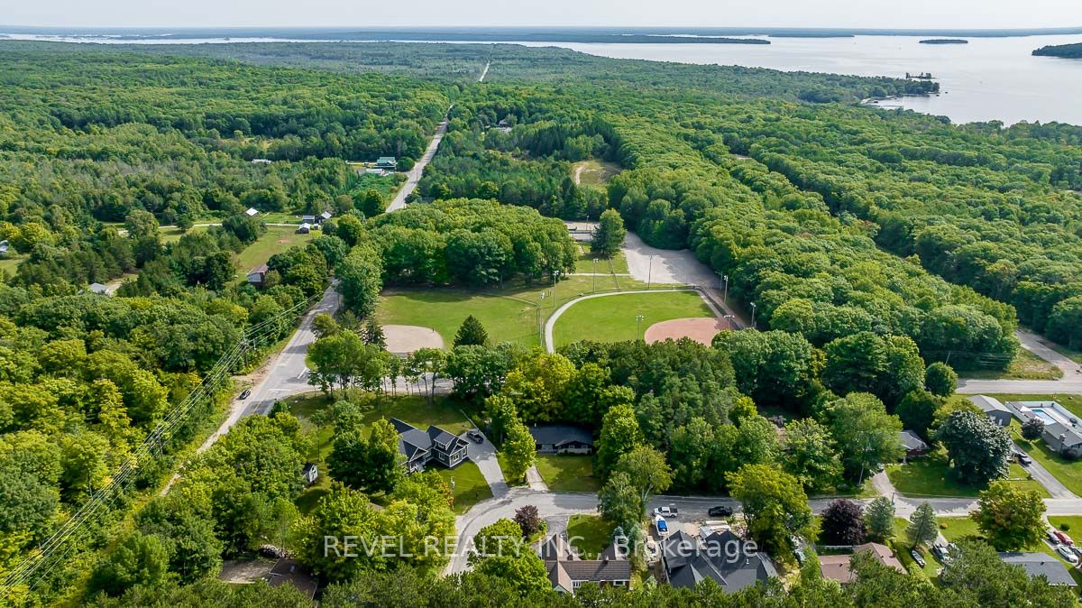 54 Beaufort Cres