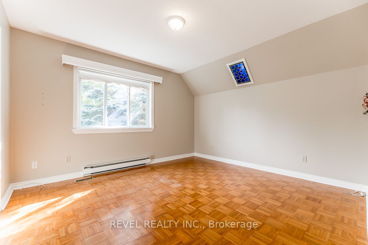 54 Beaufort Cres