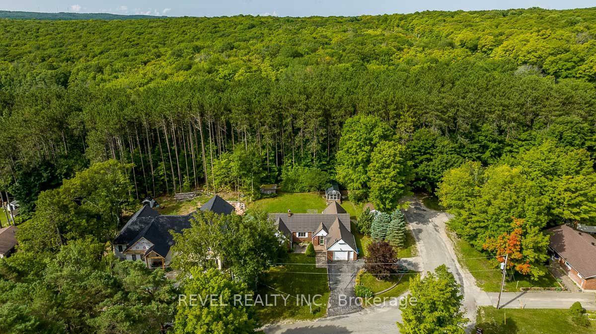 54 Beaufort Cres