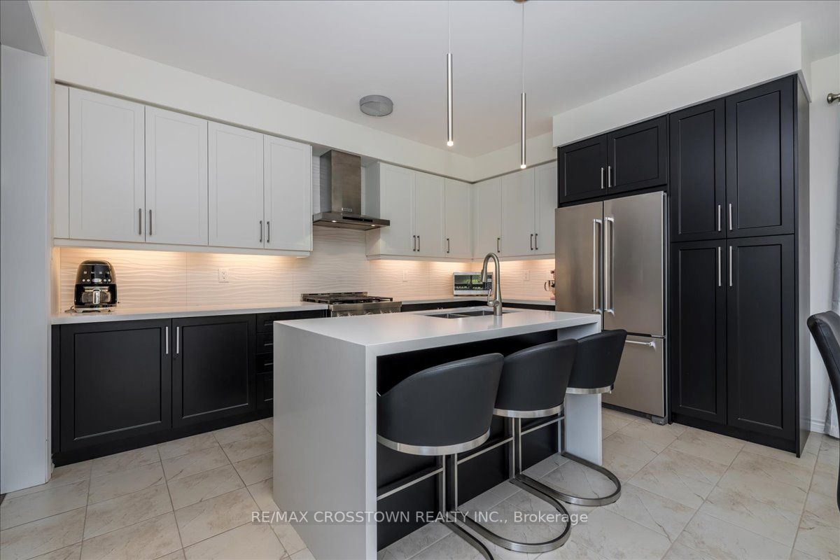 25 Moreau Way