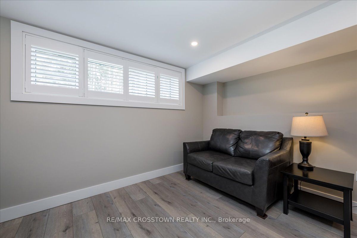 25 Moreau Way