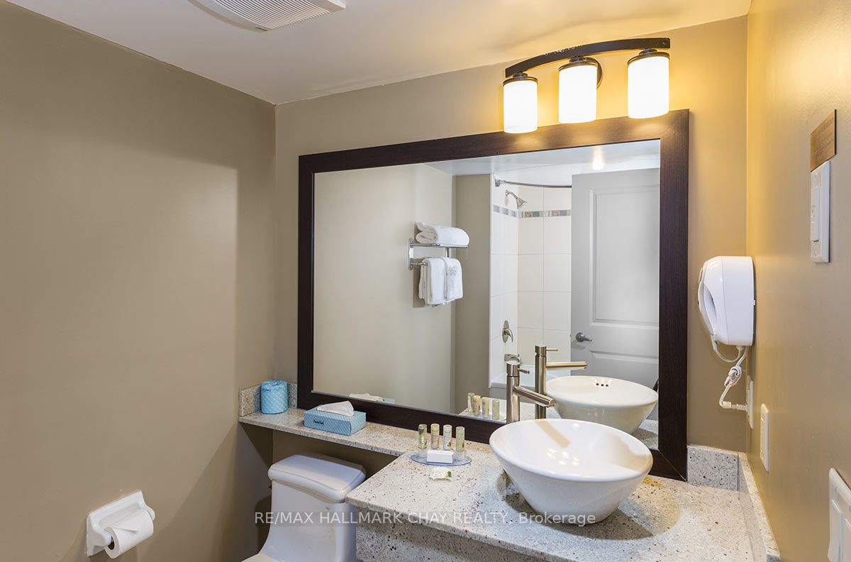 9 Harbour St E, #5404/06
