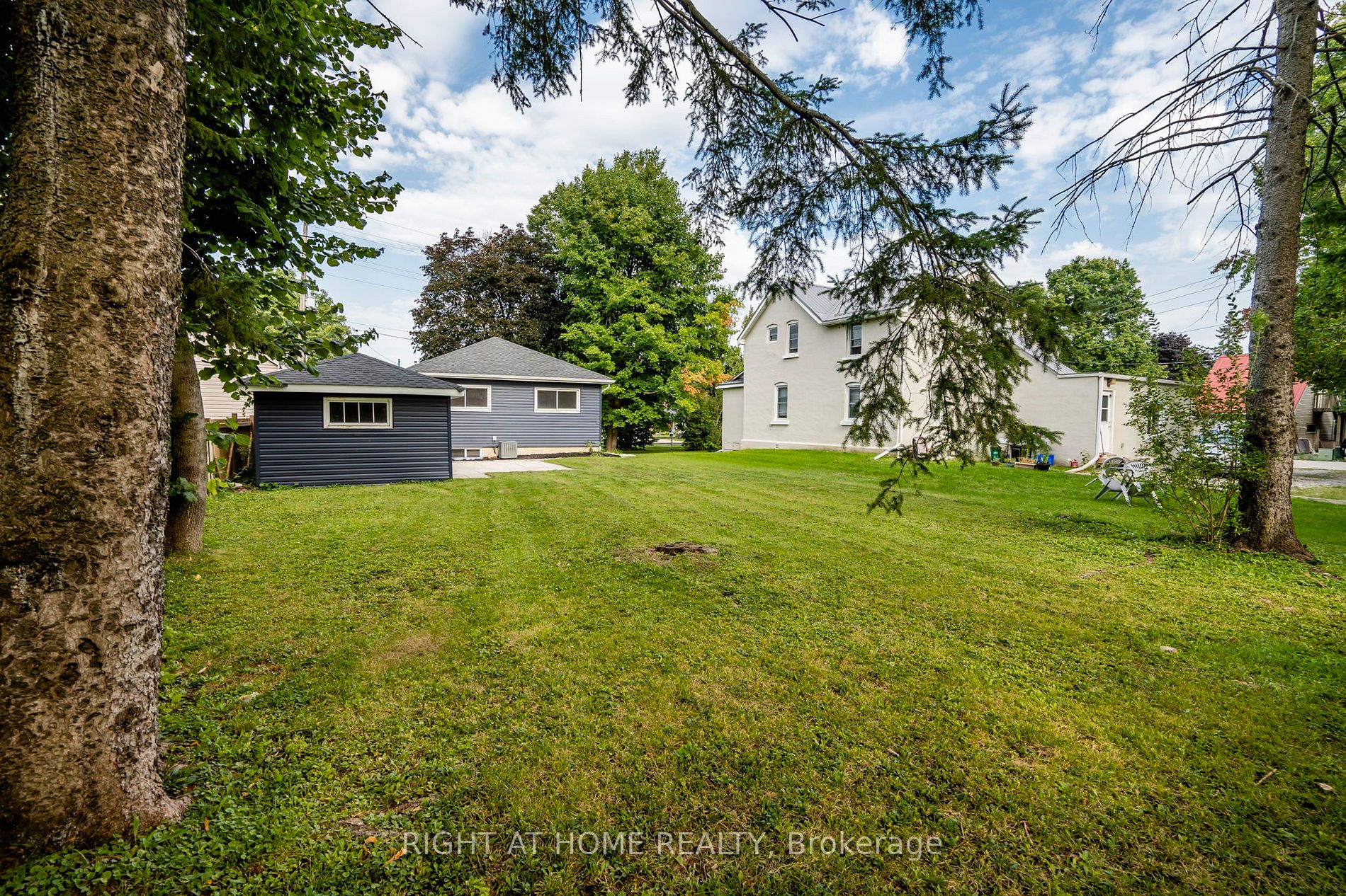 43 Westmount Dr S