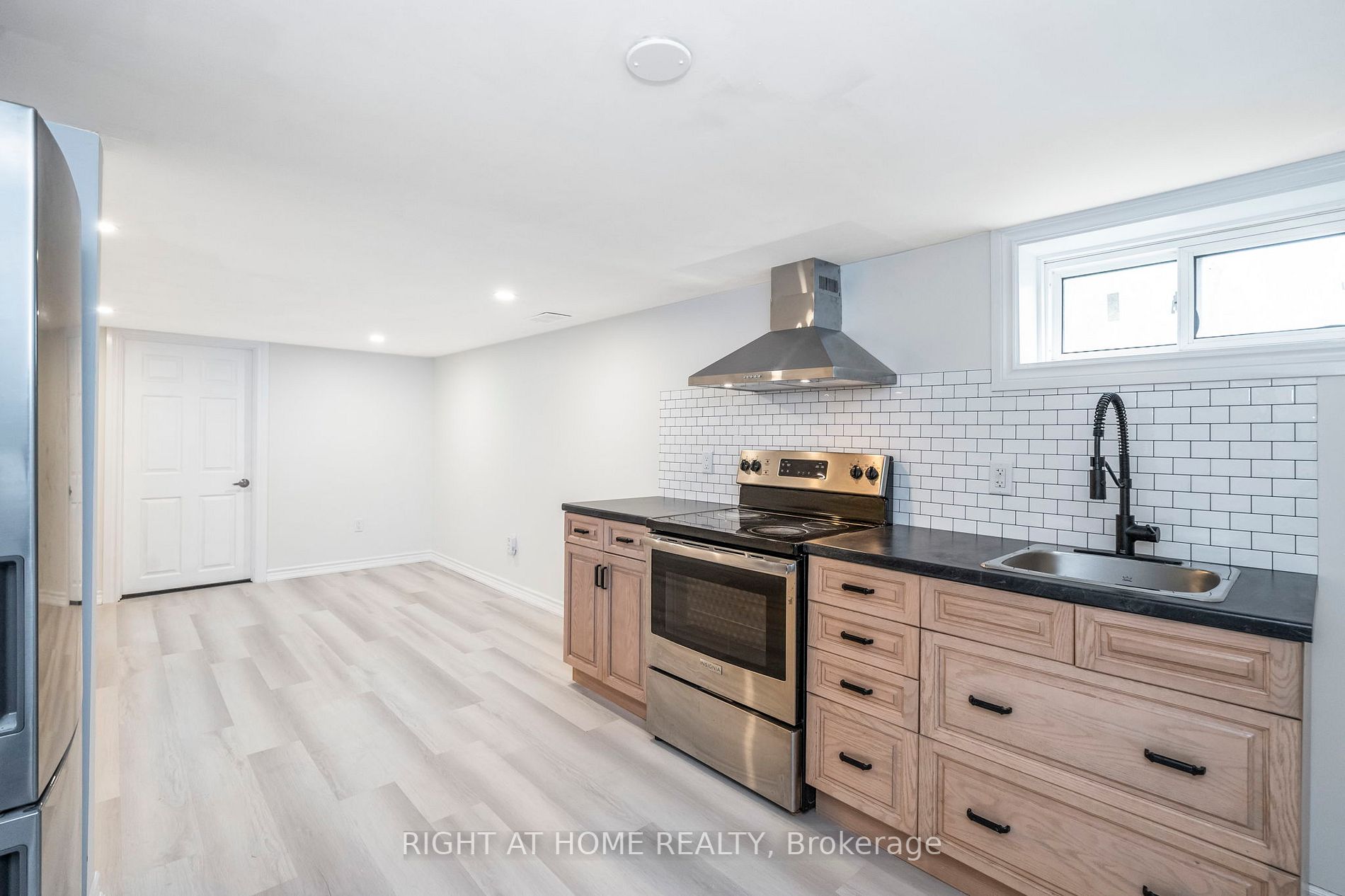 43 Westmount Dr S