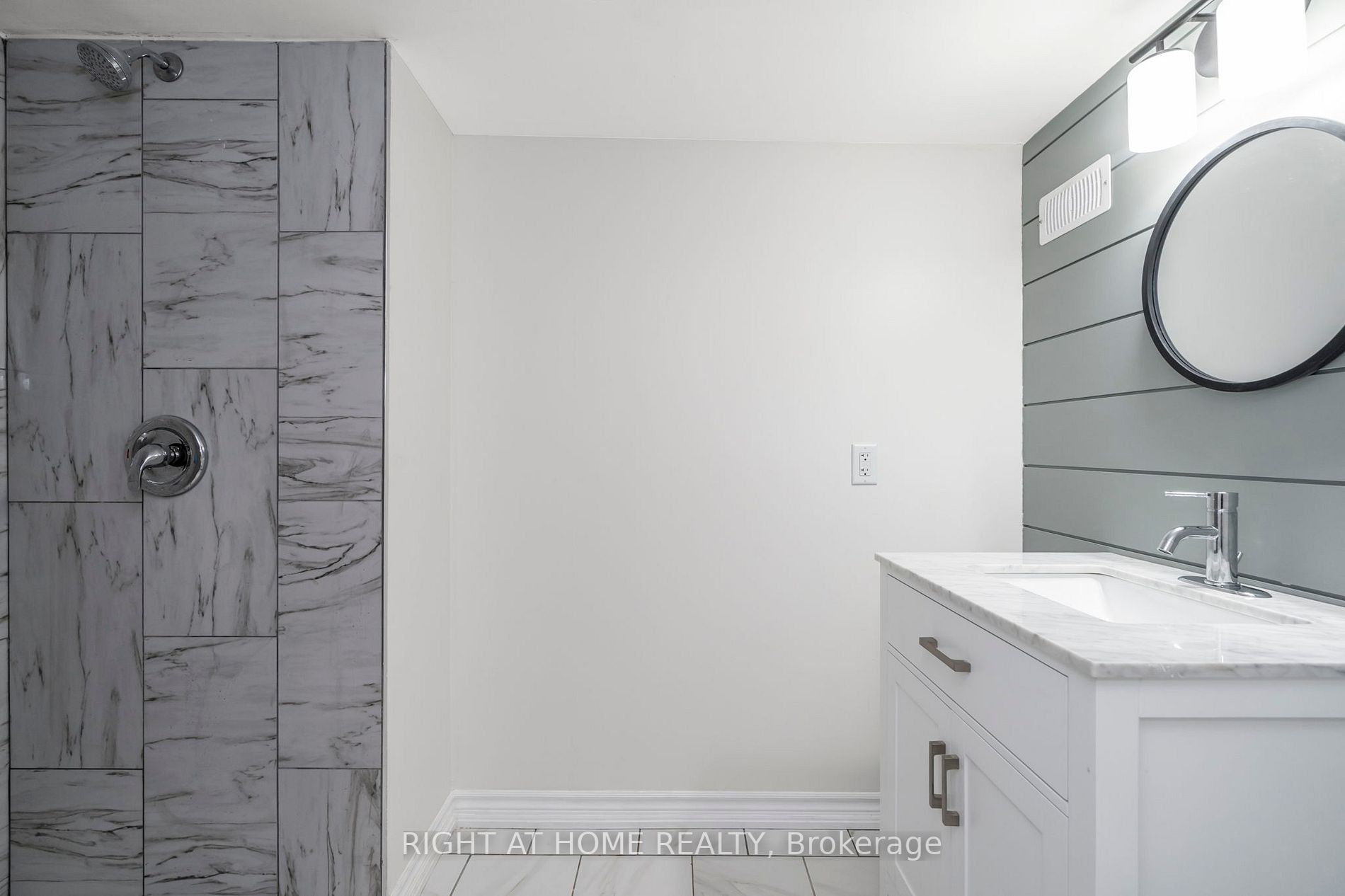 43 Westmount Dr S
