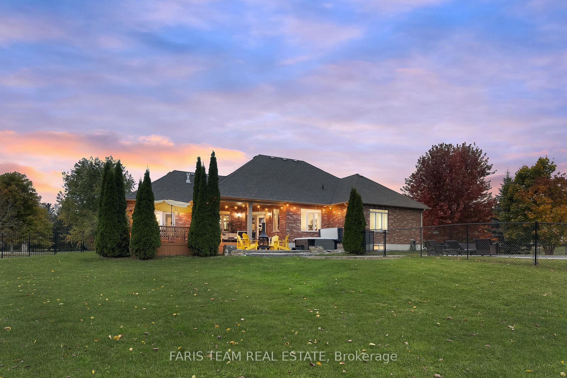 25 Red Oak Crescent