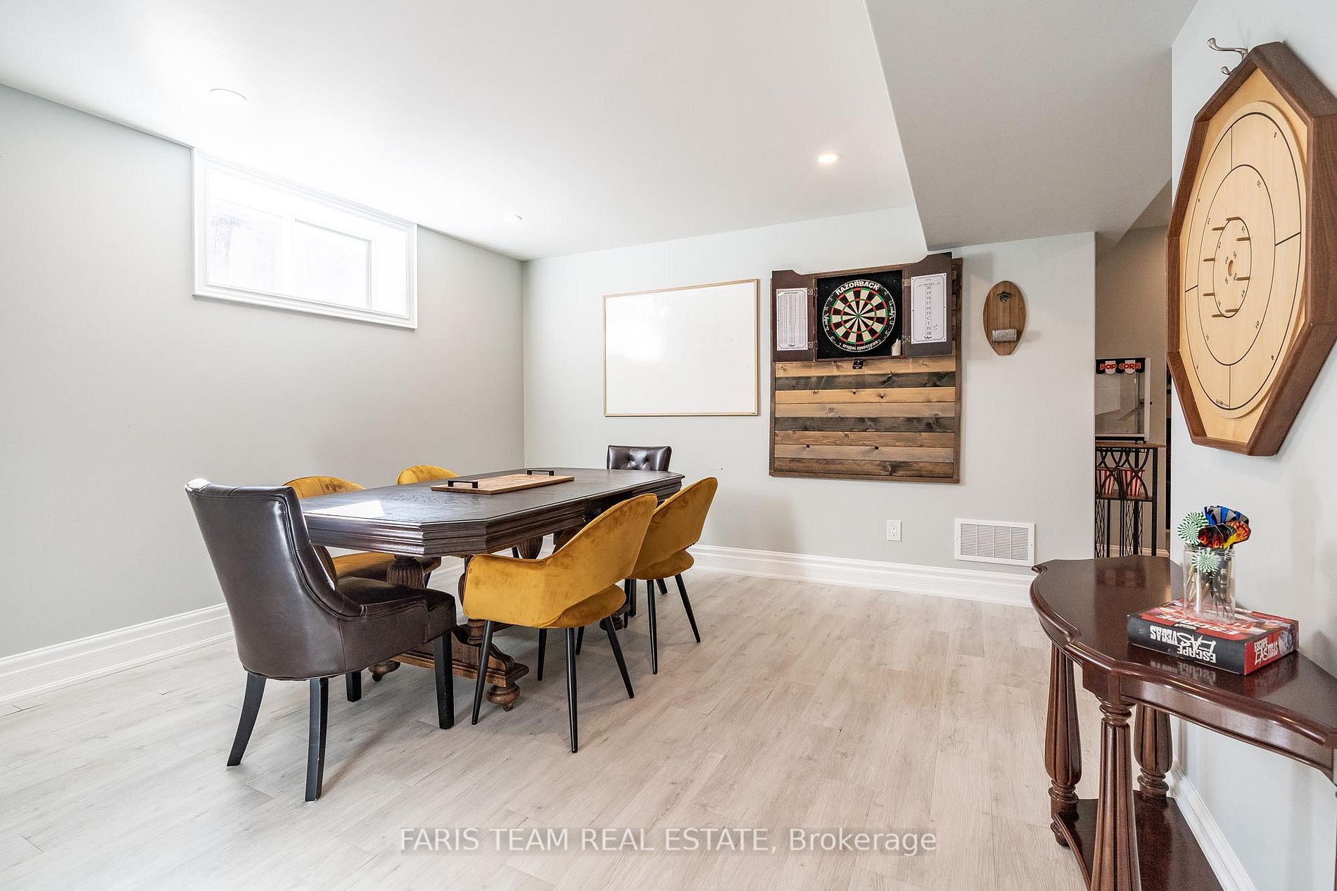 25 Red Oak Crescent