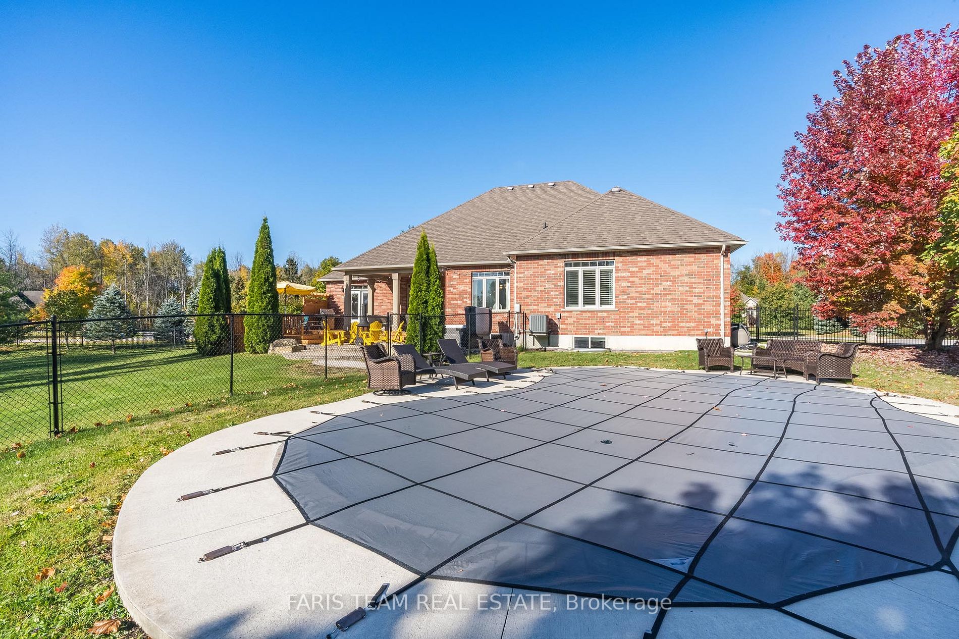 25 Red Oak Crescent