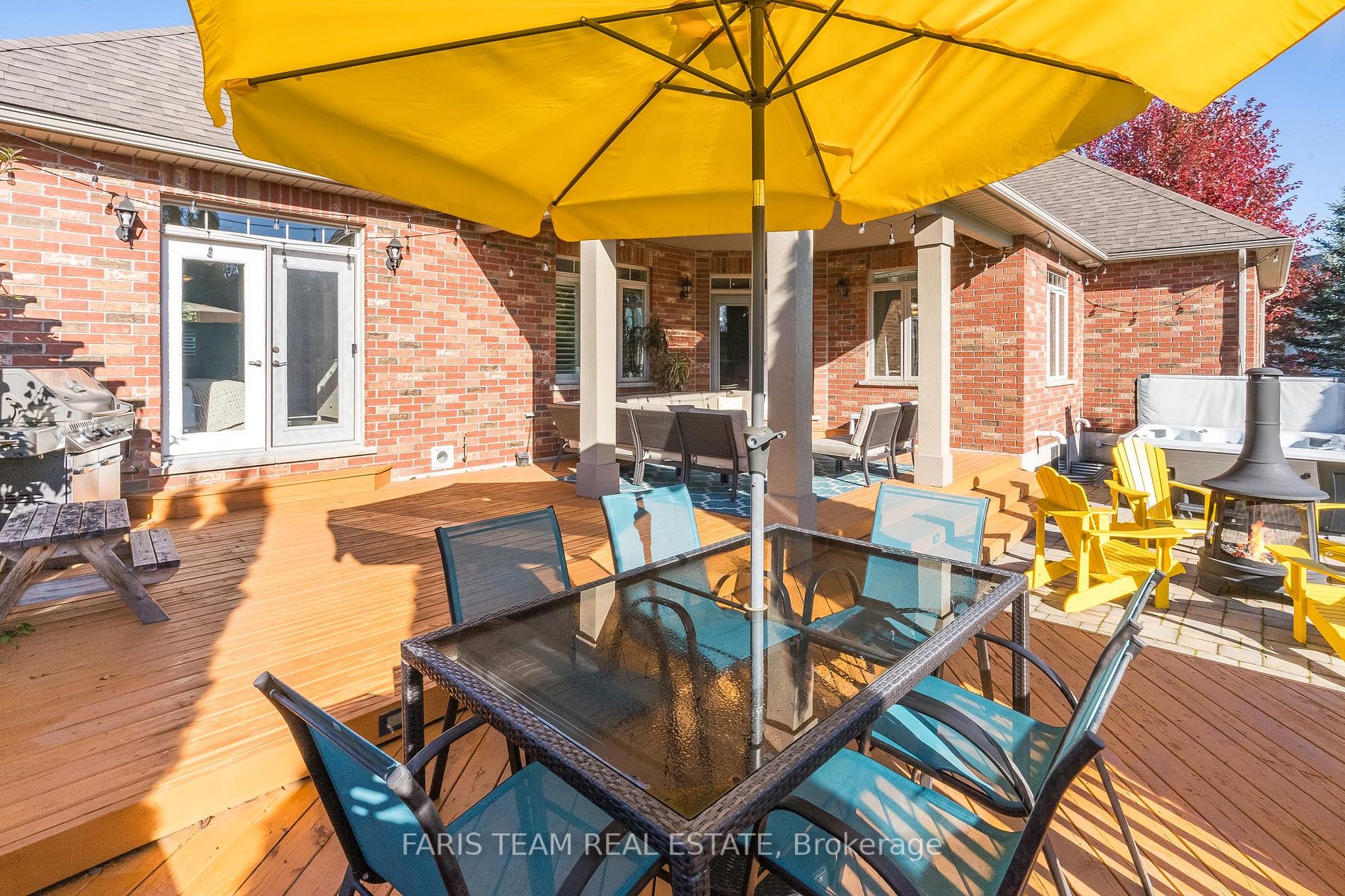 25 Red Oak Crescent