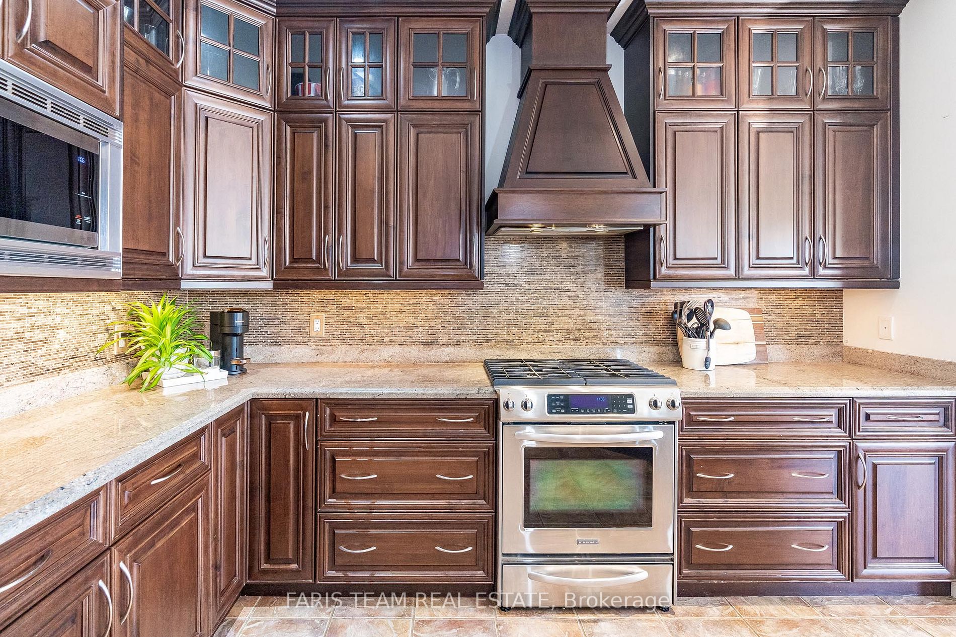 25 Red Oak Crescent