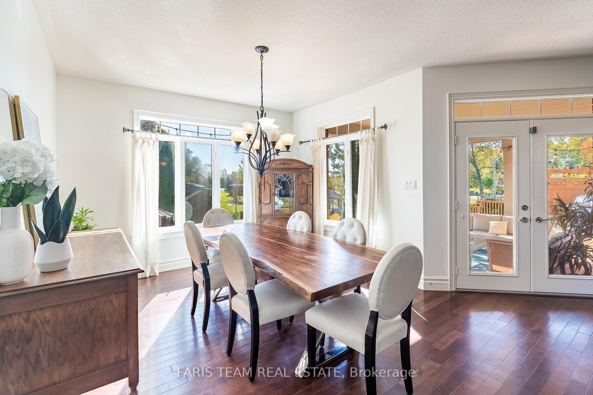 25 Red Oak Crescent