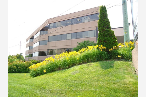 125 Bell Farm Rd, Barrie