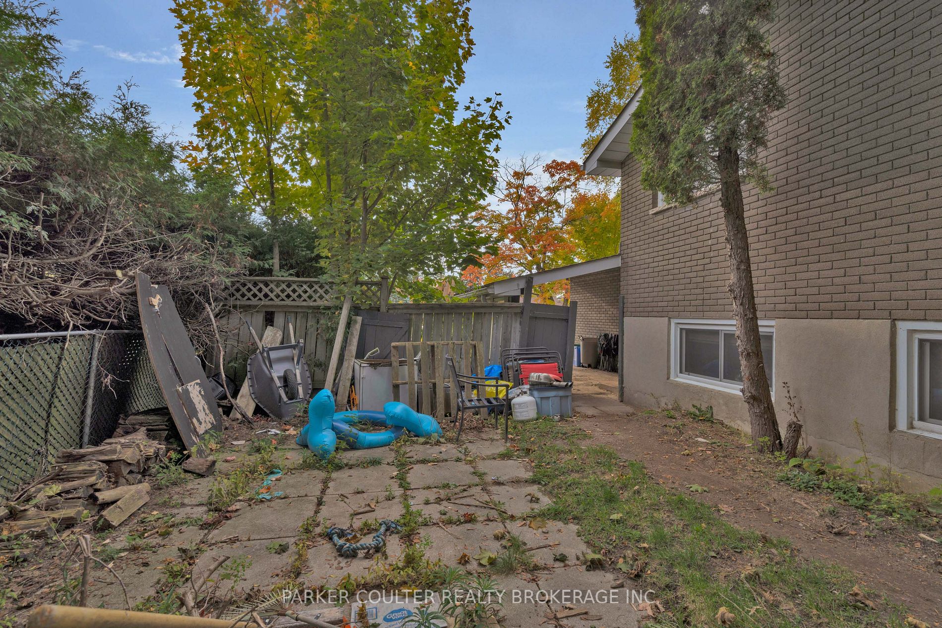 200 Rosslyn Rd