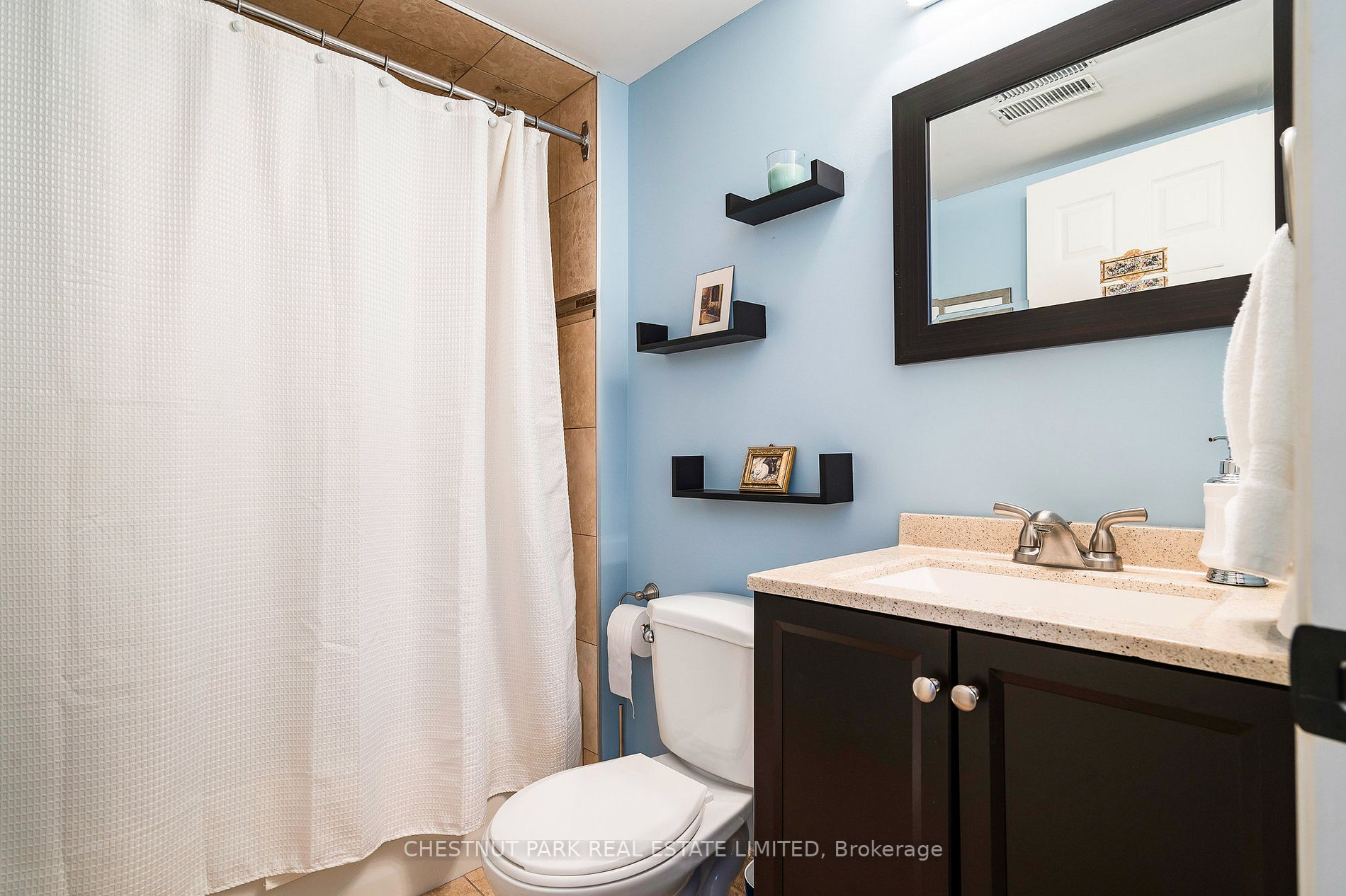 8 Barker Blvd, #8