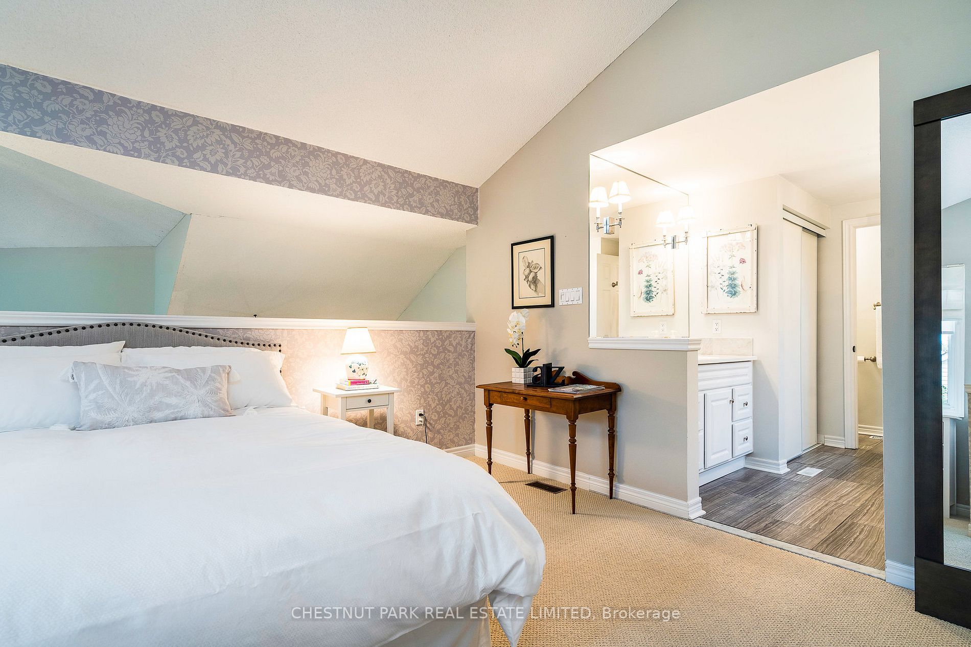 8 Barker Blvd, #8