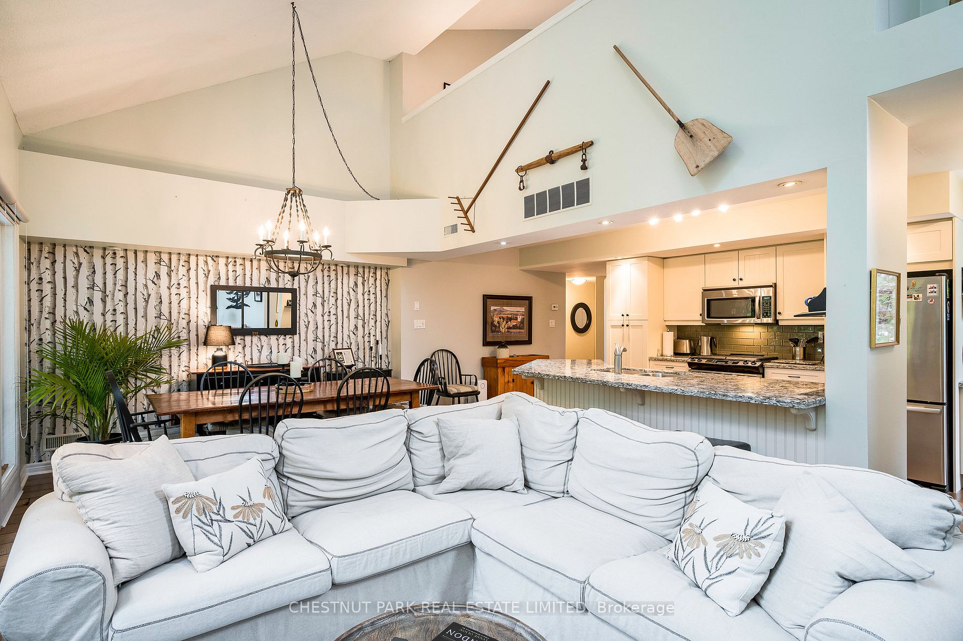 8 Barker Blvd, #8
