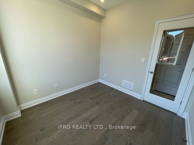 76 Bearberry Rd