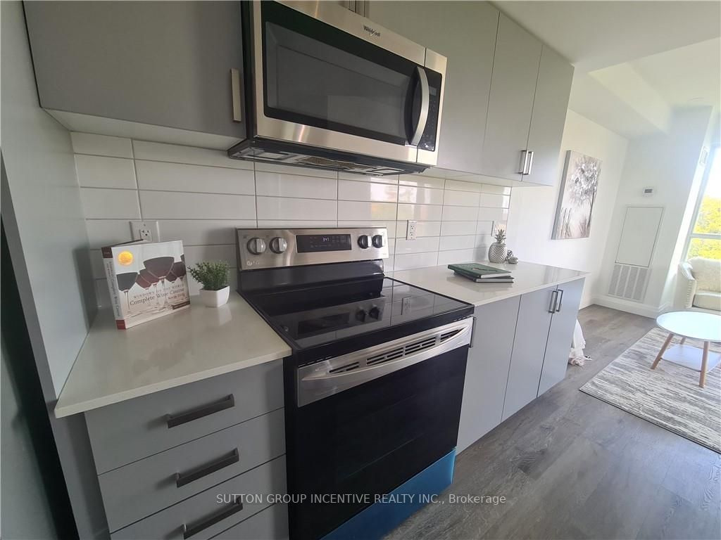 58 Lakeside Terr, #707