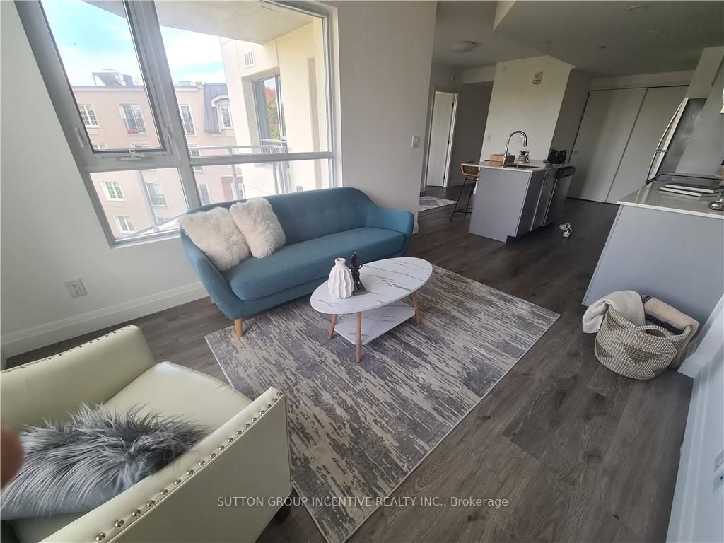 58 Lakeside Terr, #707