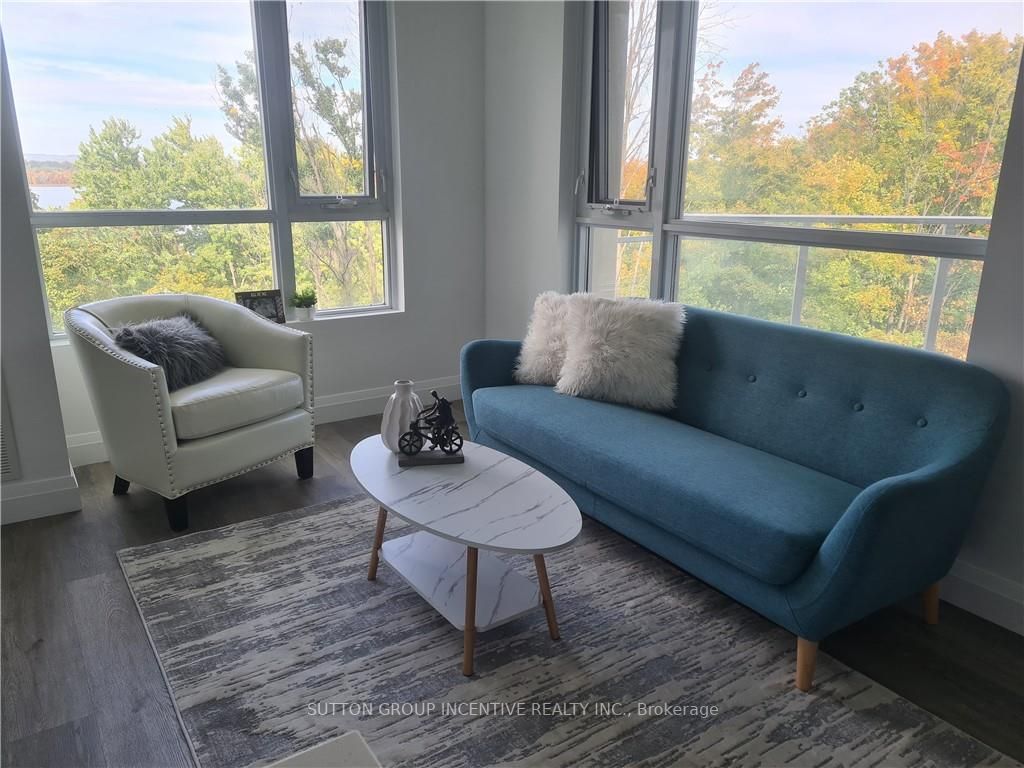 58 Lakeside Terr, #707