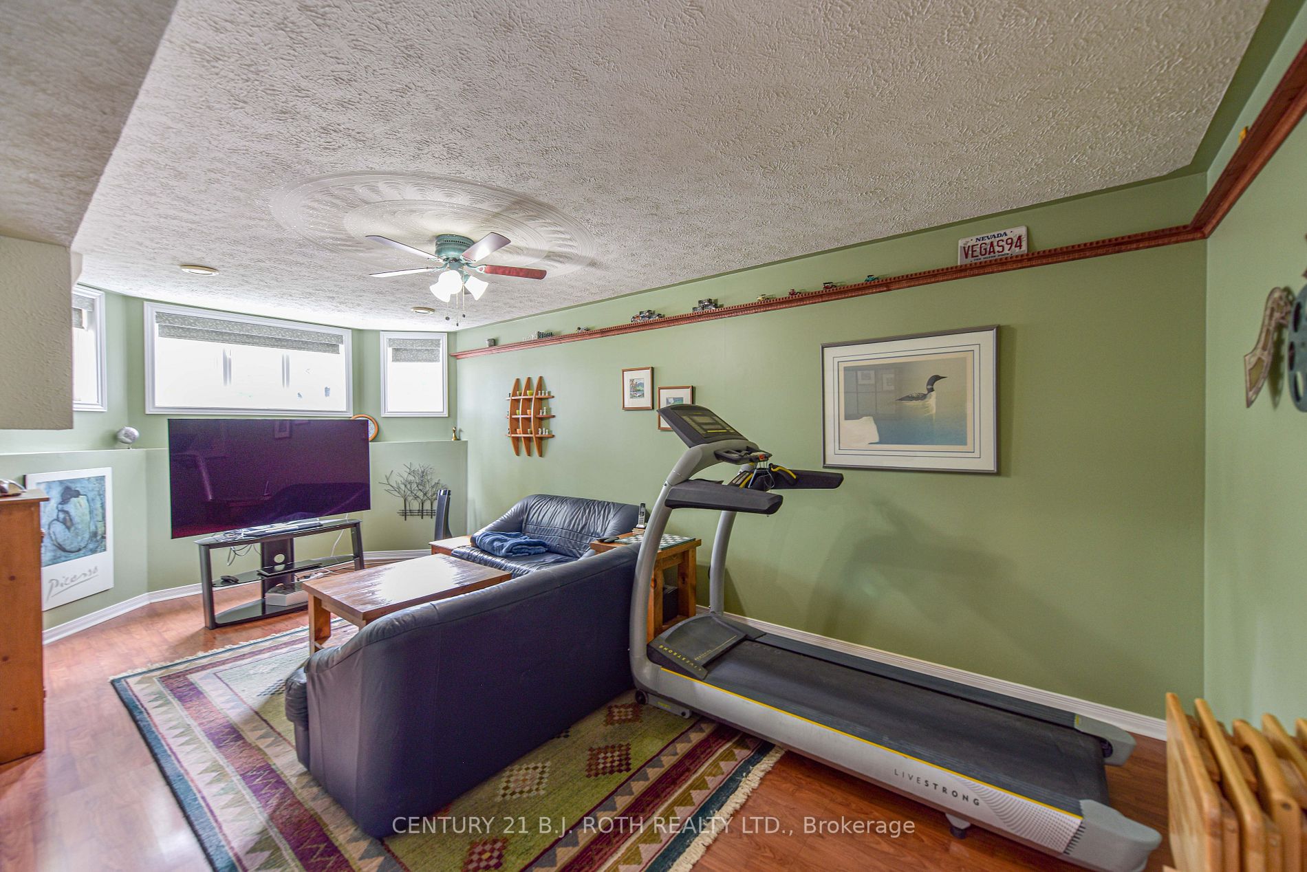 3156 Emperor Dr