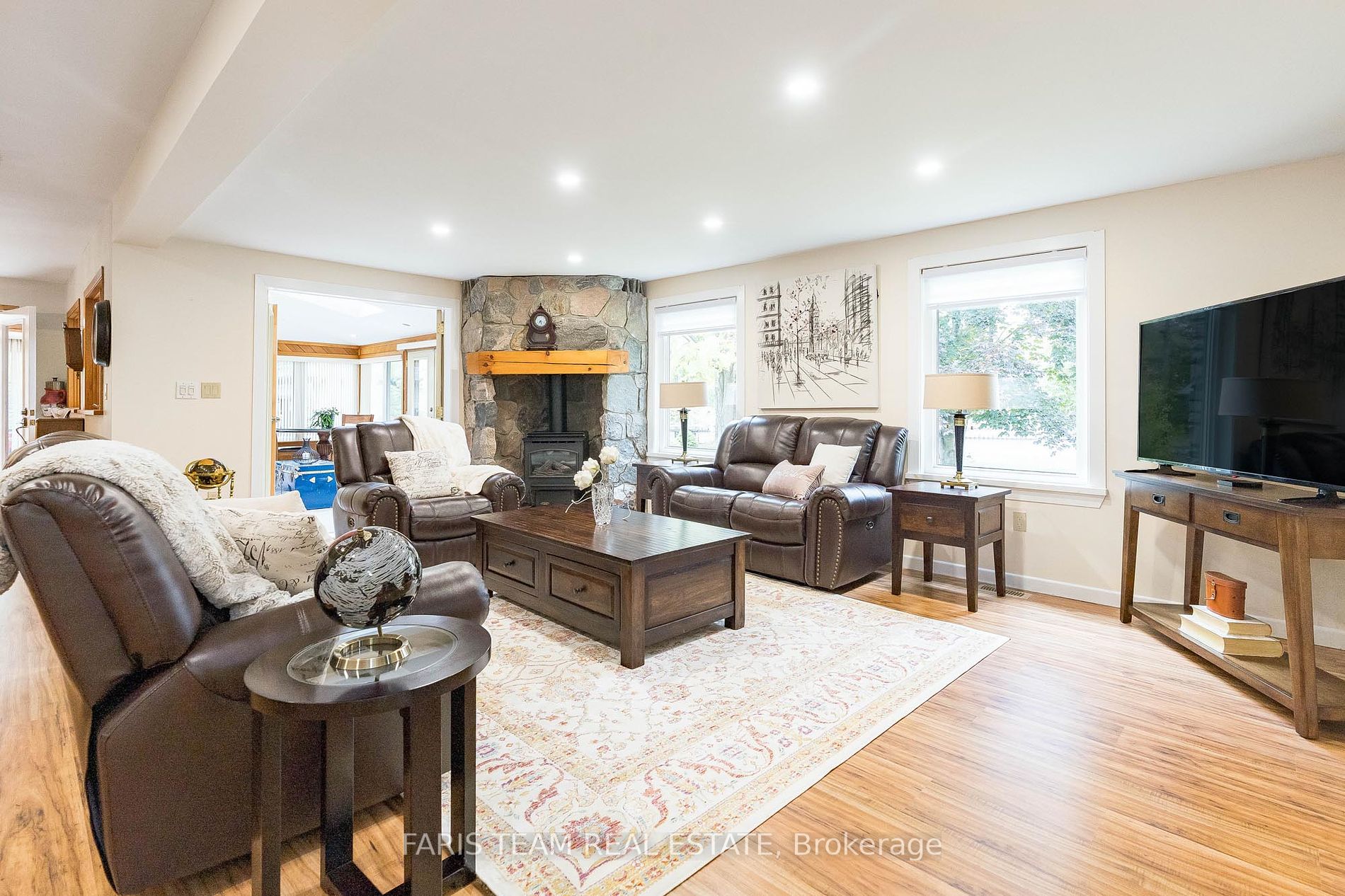 628 Oxbow Park Dr