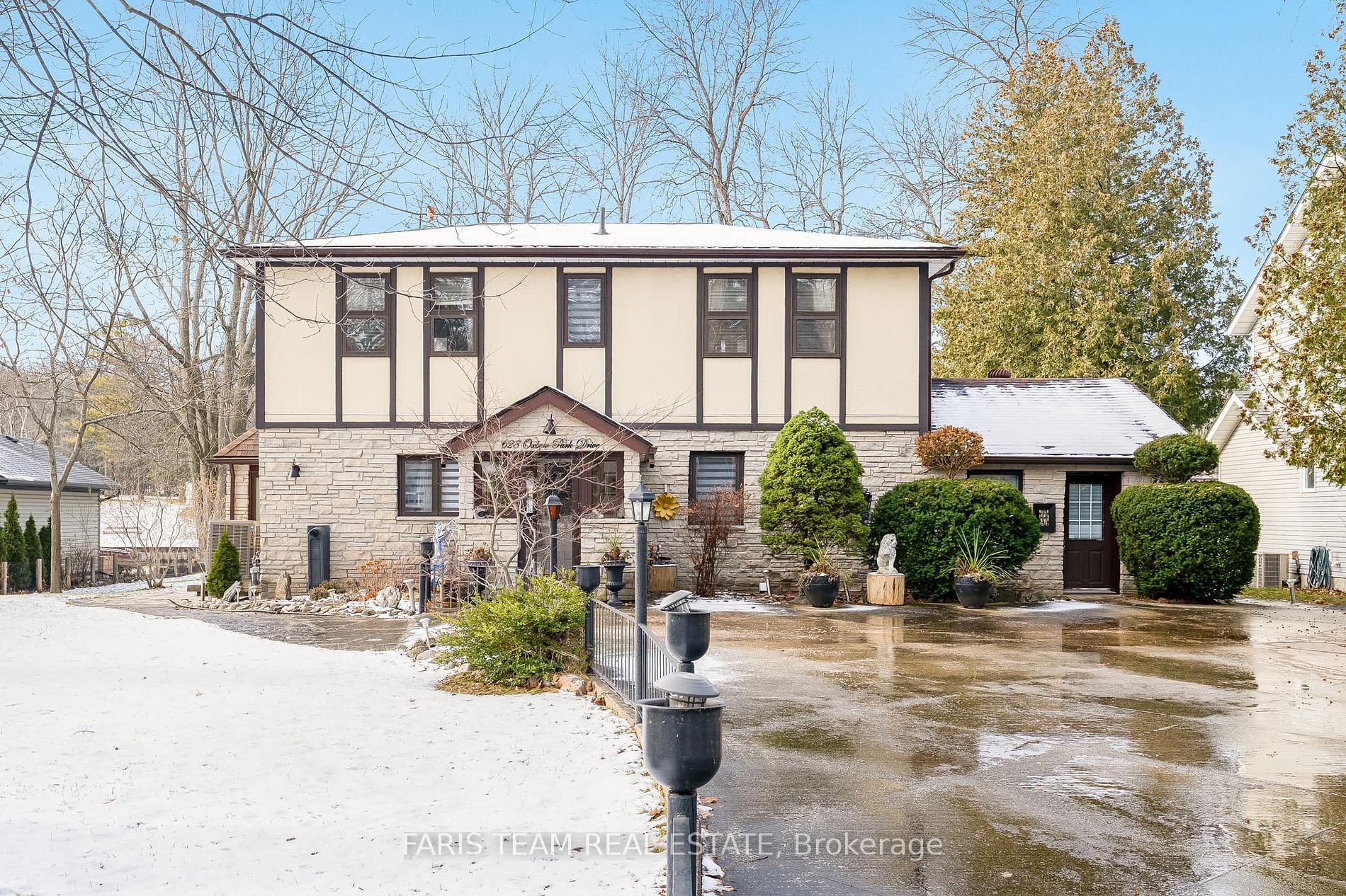 628 Oxbow Park Dr