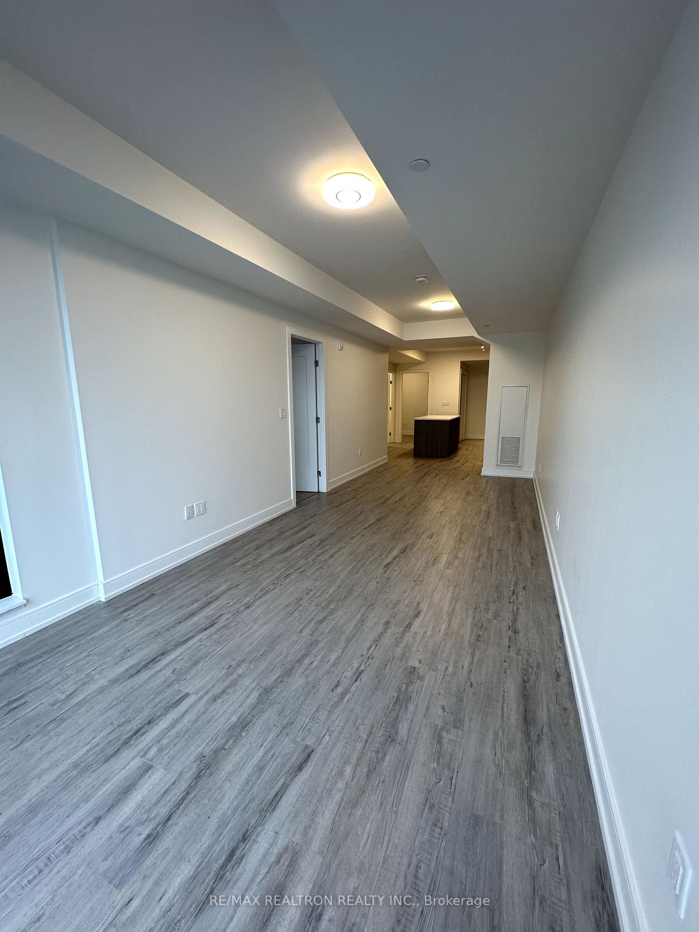 185 Dunlop St S, #708
