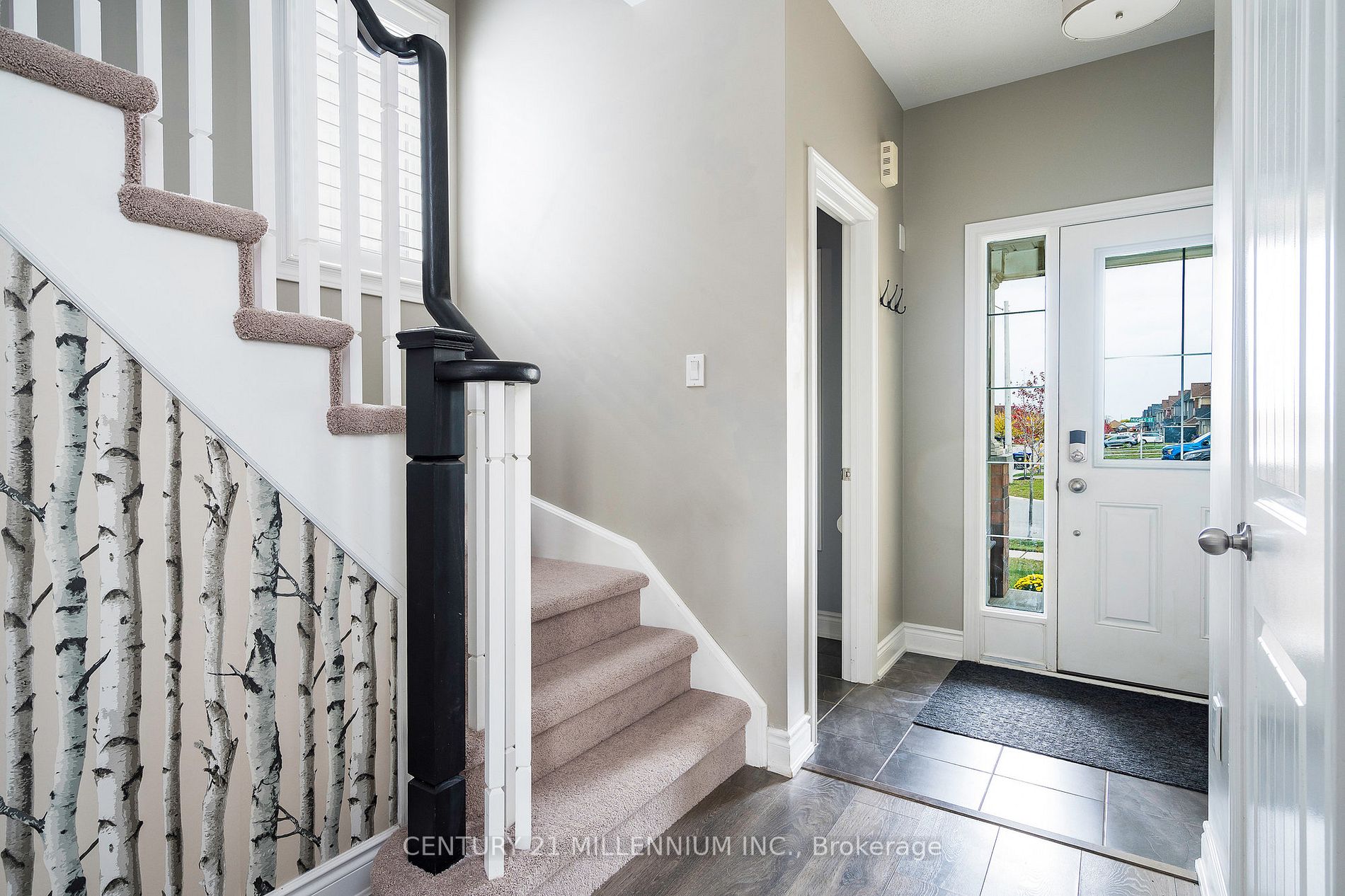 7 Hughes St