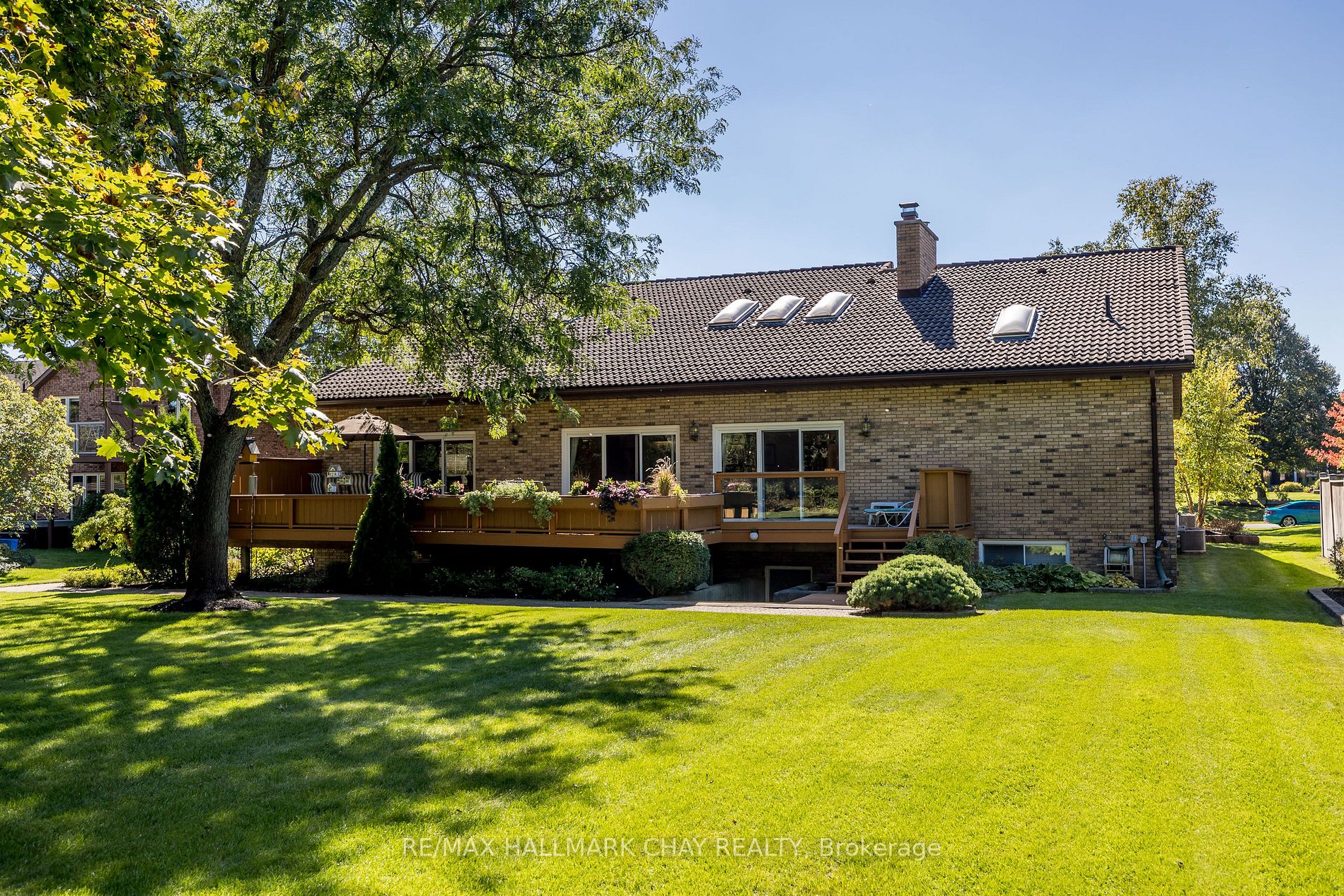 16 Lilac Lane