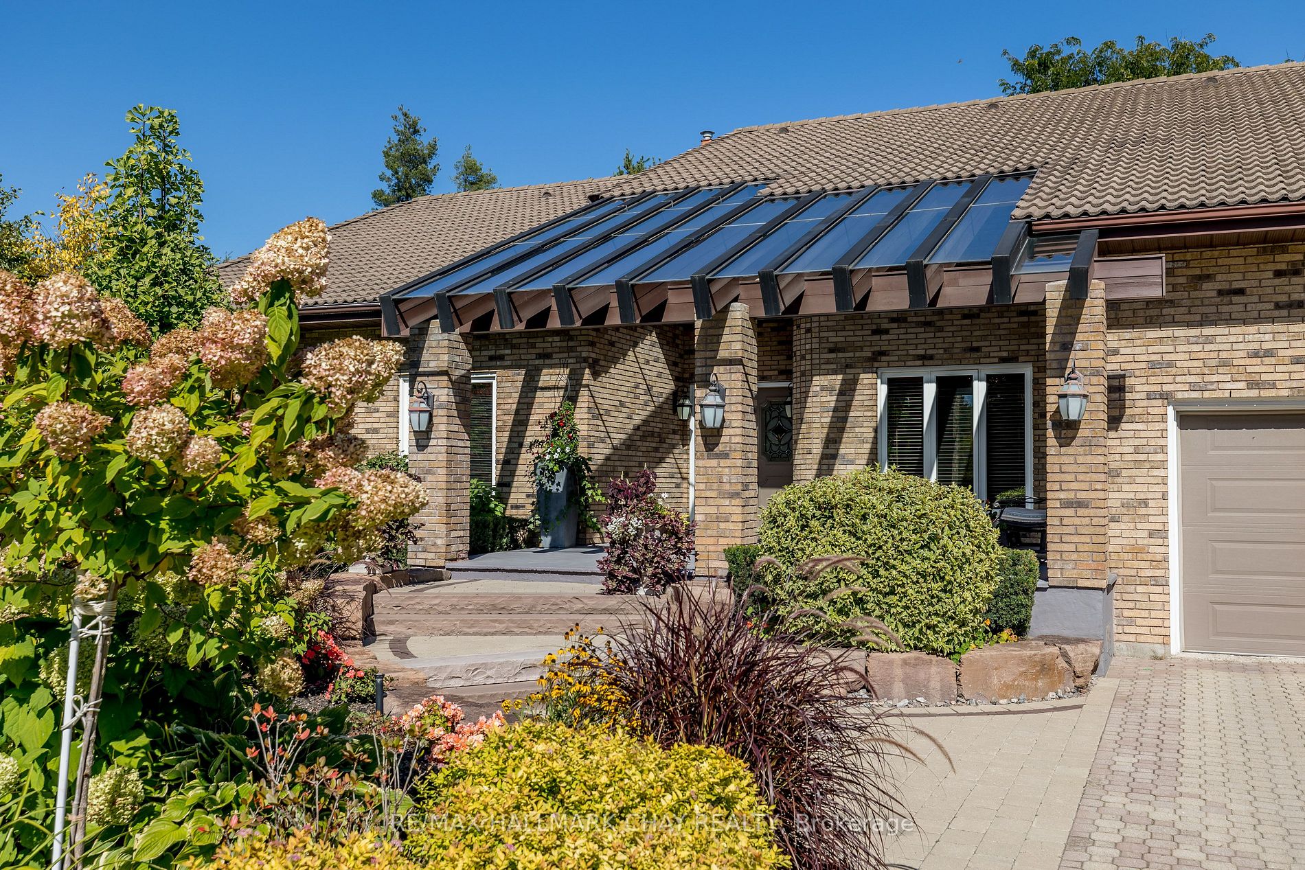 16 Lilac Lane