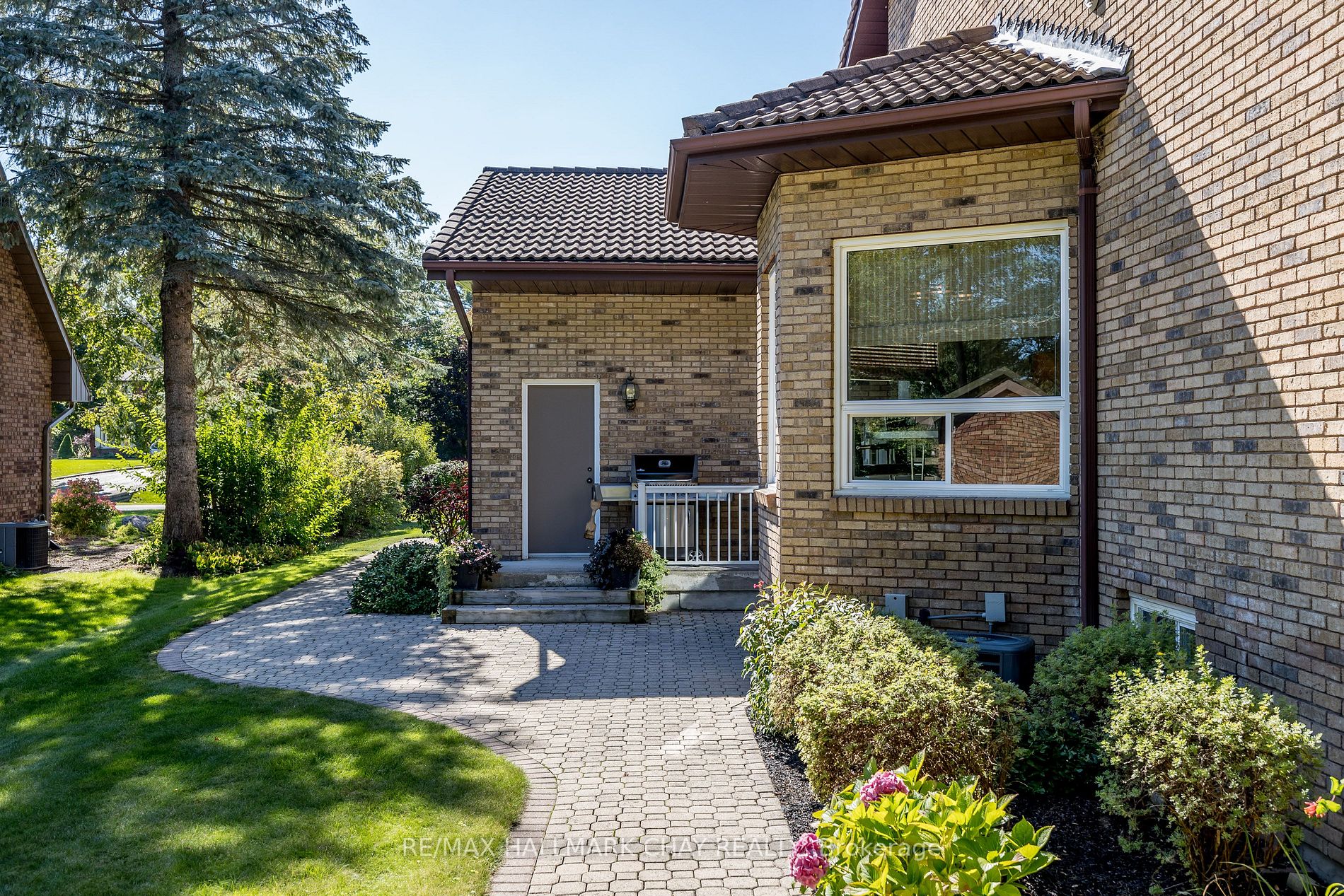 16 Lilac Lane