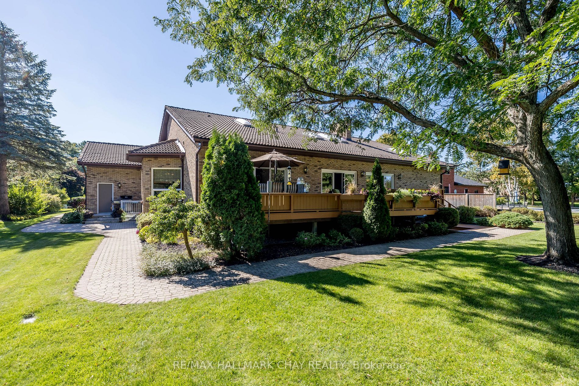16 Lilac Lane