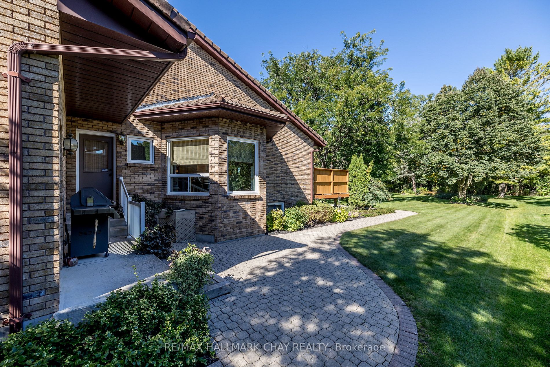 16 Lilac Lane