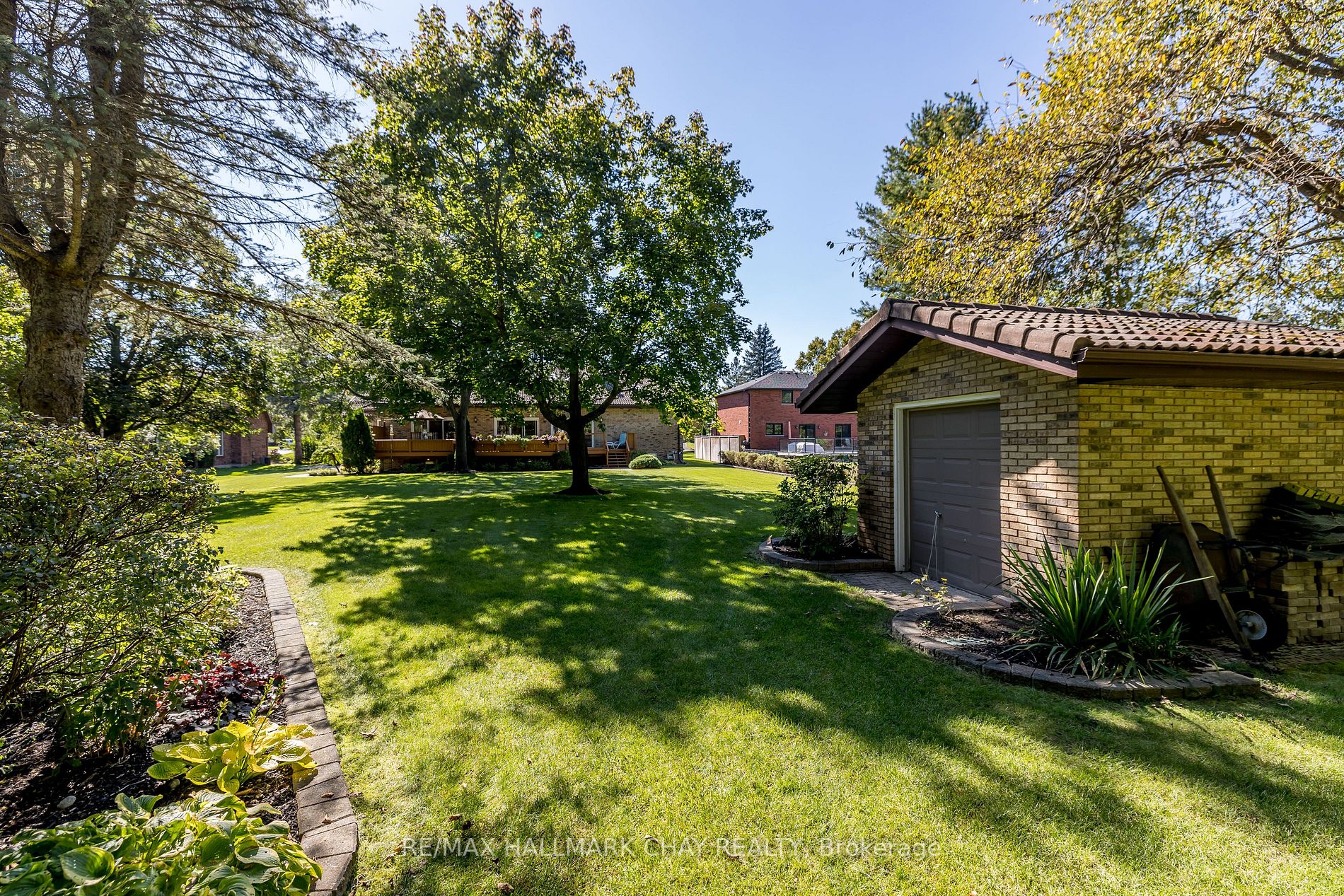16 Lilac Lane