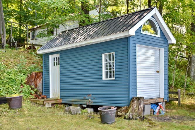 26 Farlain Lake Rd E