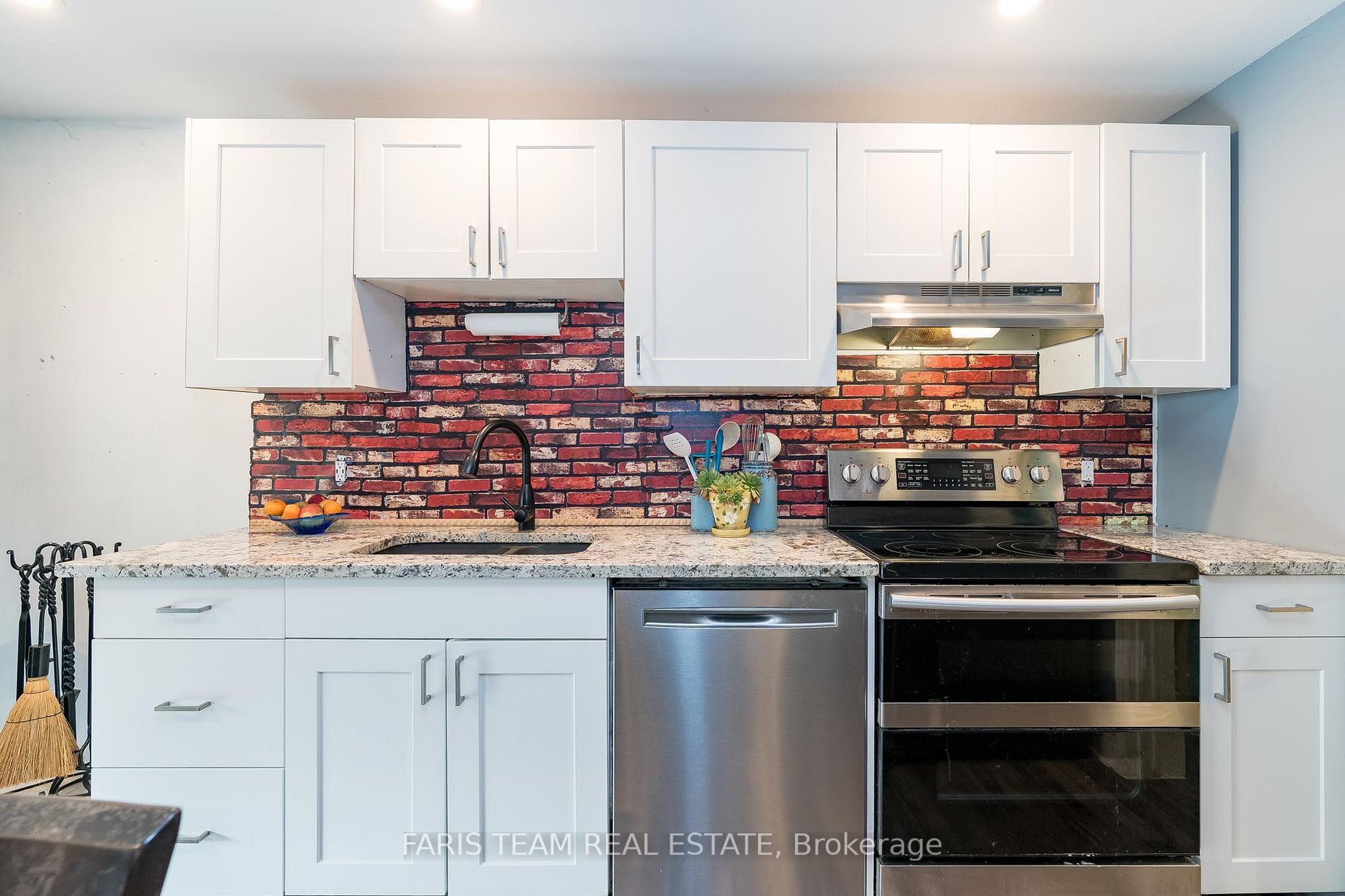 21 Garibaldi Dr